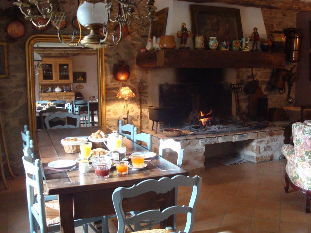 Nabat Le Haut, Chambre Et Table D'Hotes Courniou エクステリア 写真