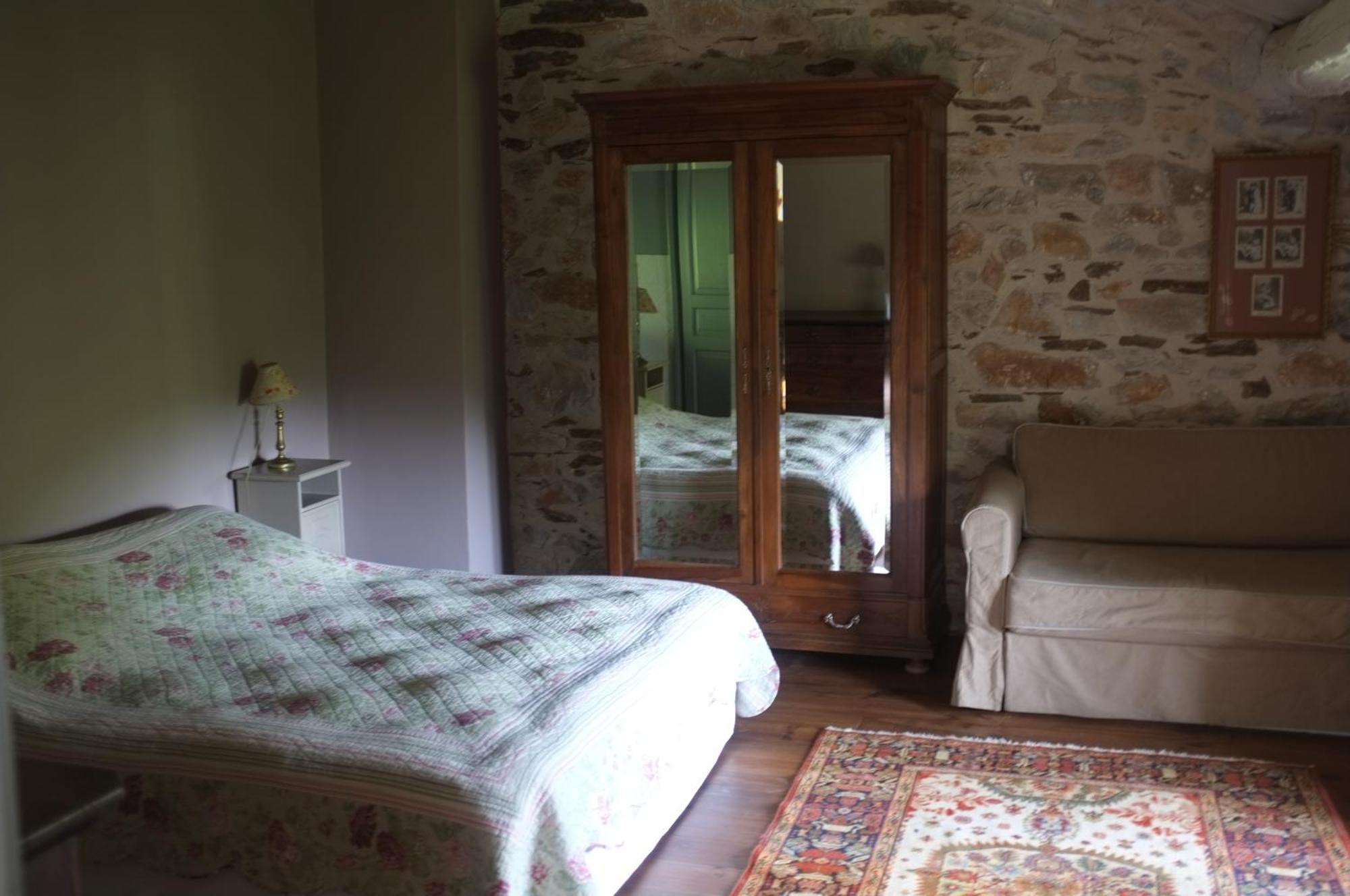 Nabat Le Haut, Chambre Et Table D'Hotes Courniou エクステリア 写真