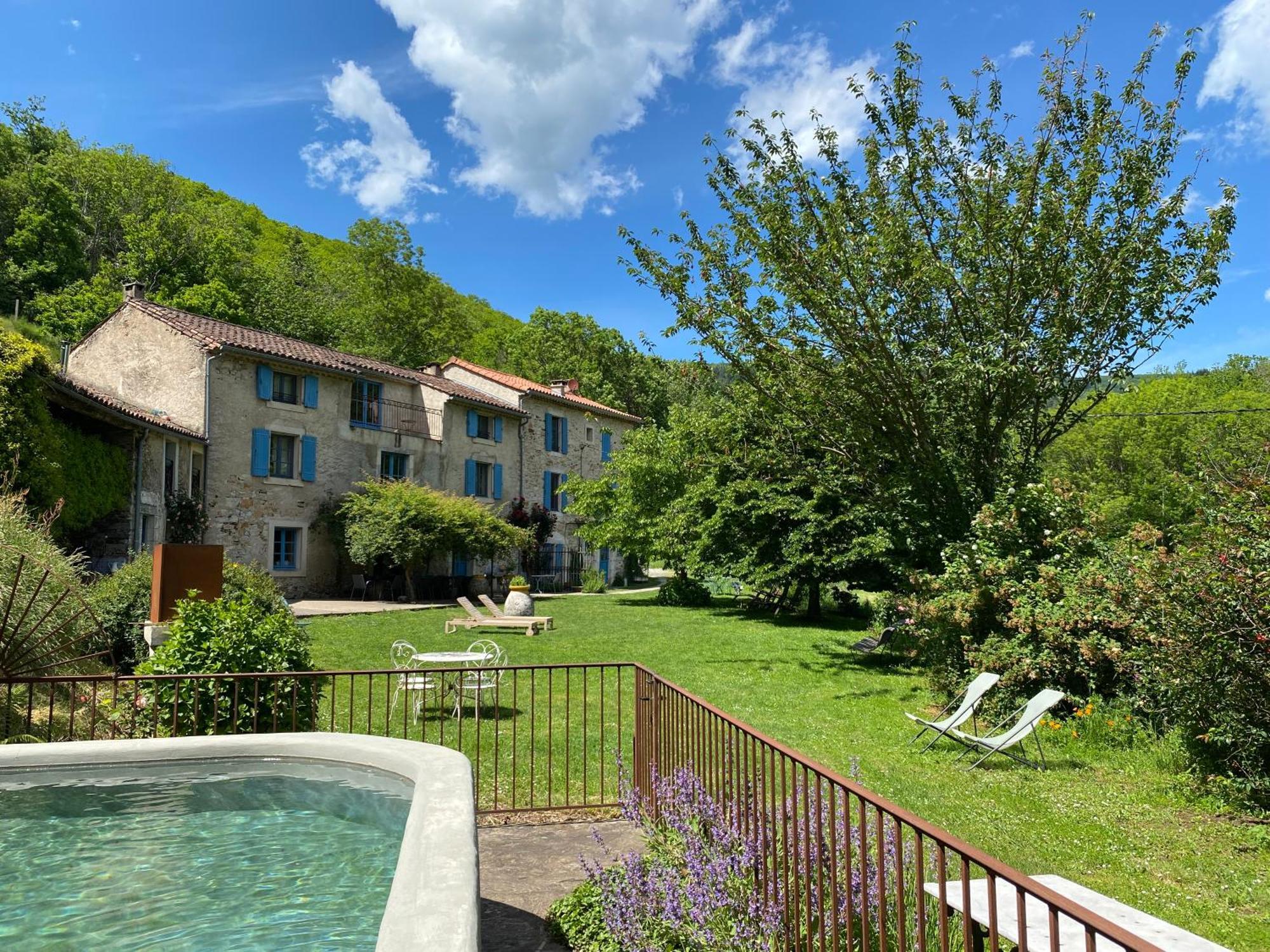 Nabat Le Haut, Chambre Et Table D'Hotes Courniou エクステリア 写真