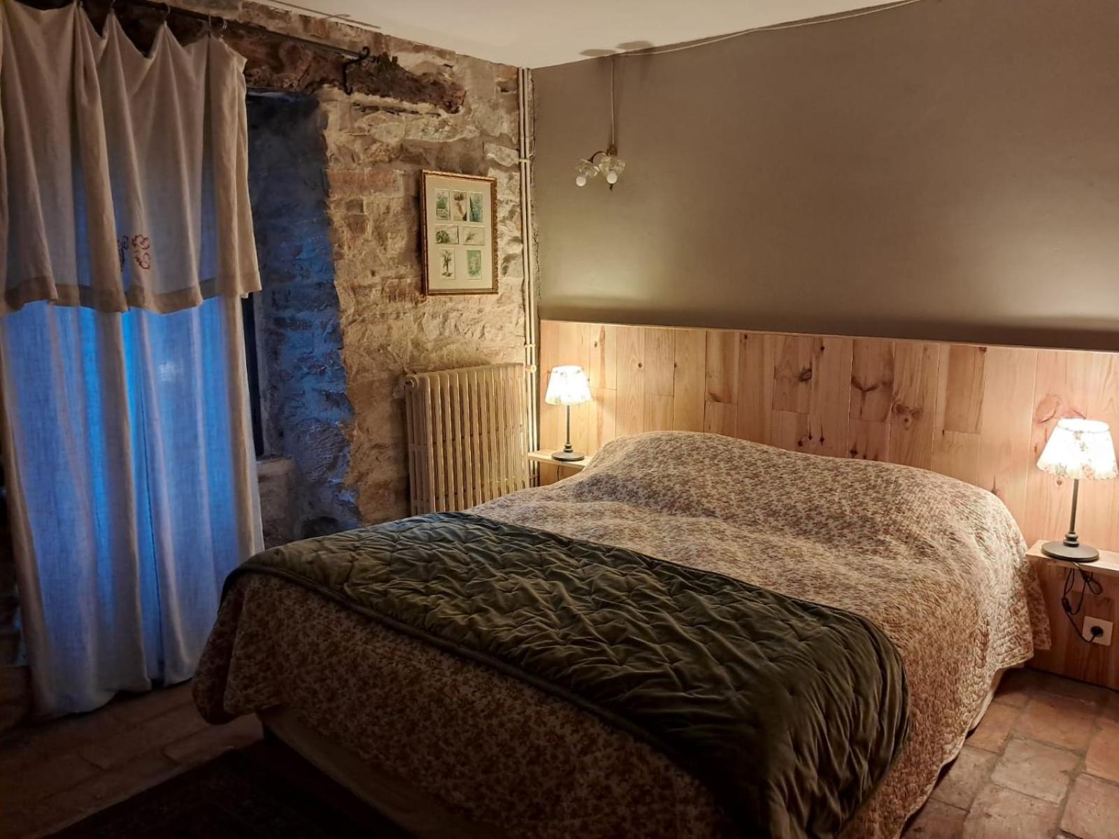 Nabat Le Haut, Chambre Et Table D'Hotes Courniou エクステリア 写真
