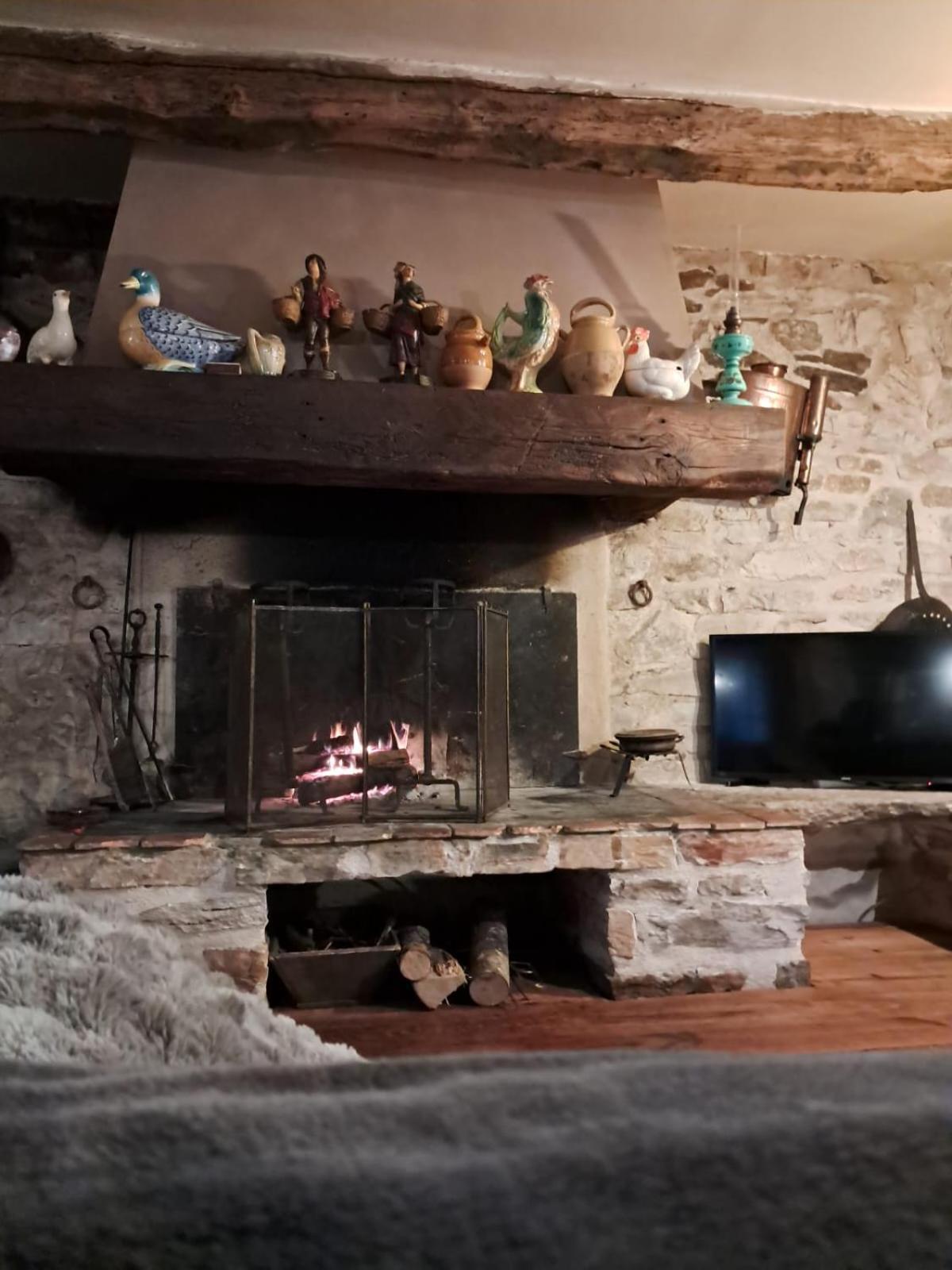 Nabat Le Haut, Chambre Et Table D'Hotes Courniou エクステリア 写真