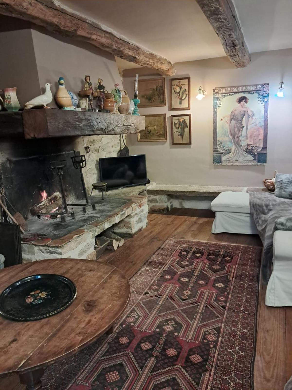 Nabat Le Haut, Chambre Et Table D'Hotes Courniou エクステリア 写真